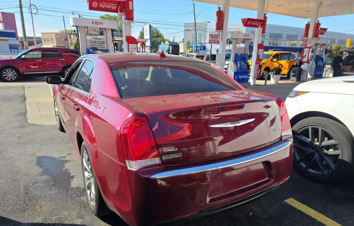 2017 CHRYSLER 300 Limited 3