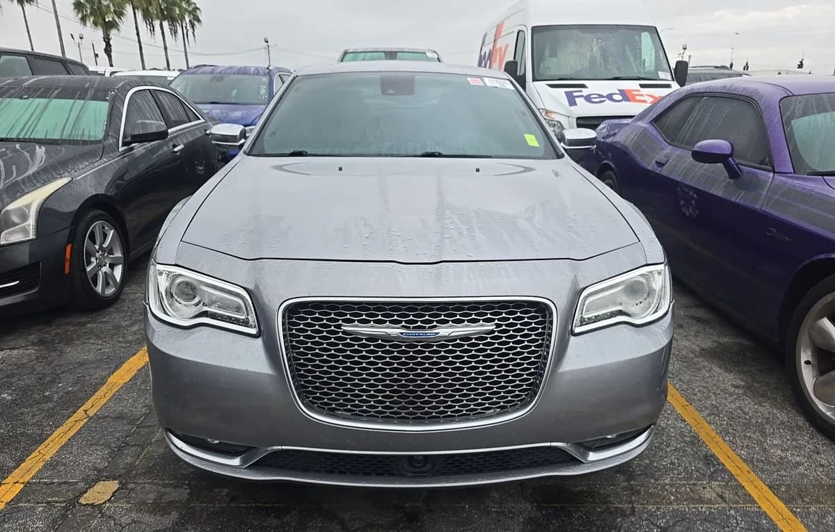 2017 CHRYSLER 300C PLATINUM 3