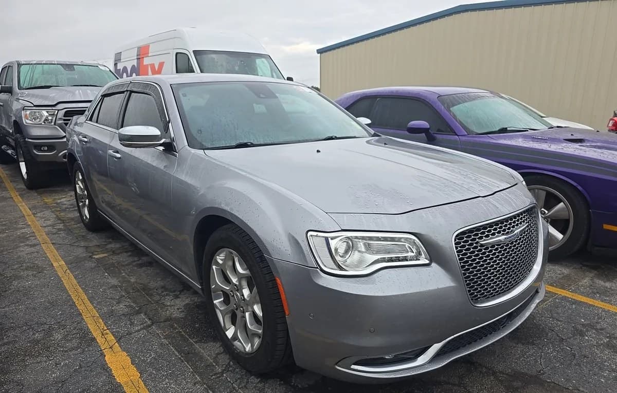 2017 CHRYSLER 300C PLATINUM 4