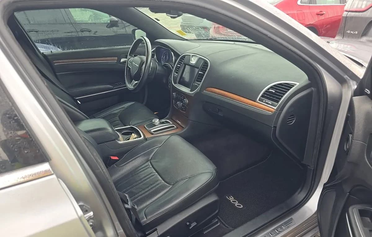 2017 CHRYSLER 300C PLATINUM 5
