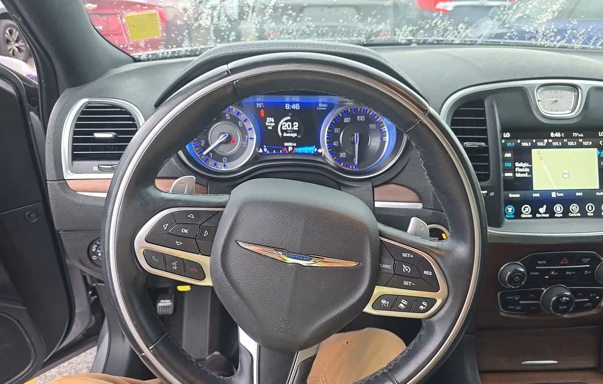 2017 CHRYSLER 300C PLATINUM 7