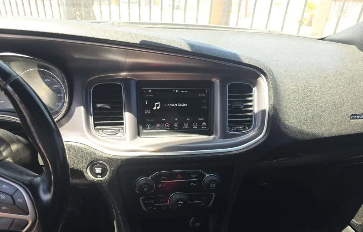 2019 DODGE CHARGER SXT 6