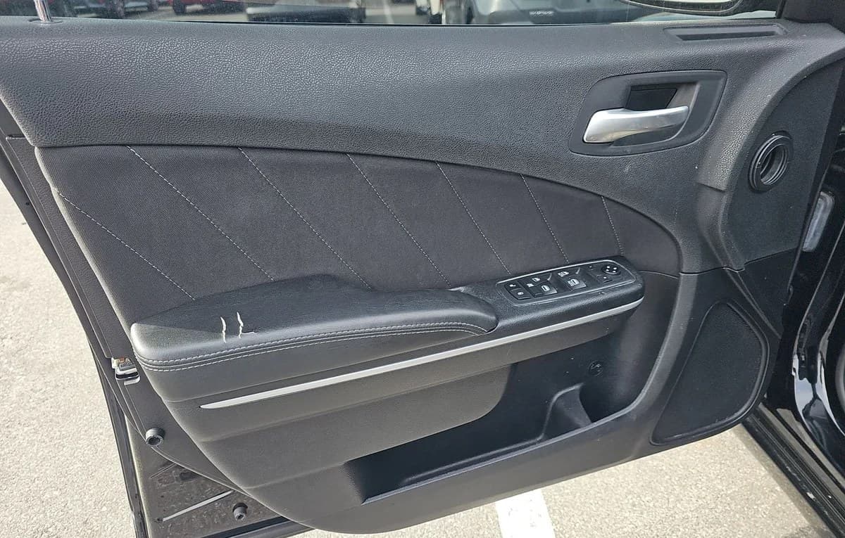 2020 DODGE CHARGER SXT 6