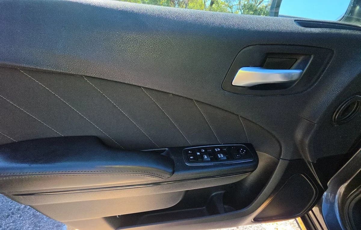 2019 DODGE CHARGER SXT 6