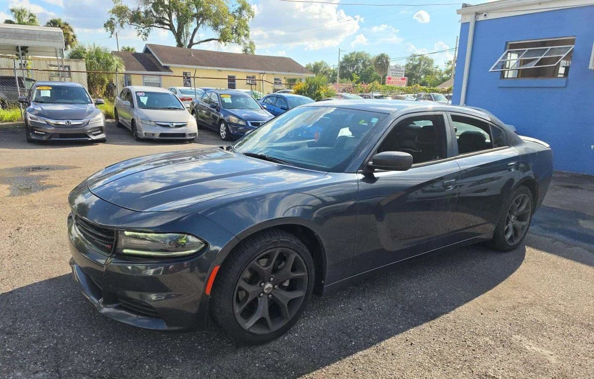 2017 DODGE CHARGER SXT 2