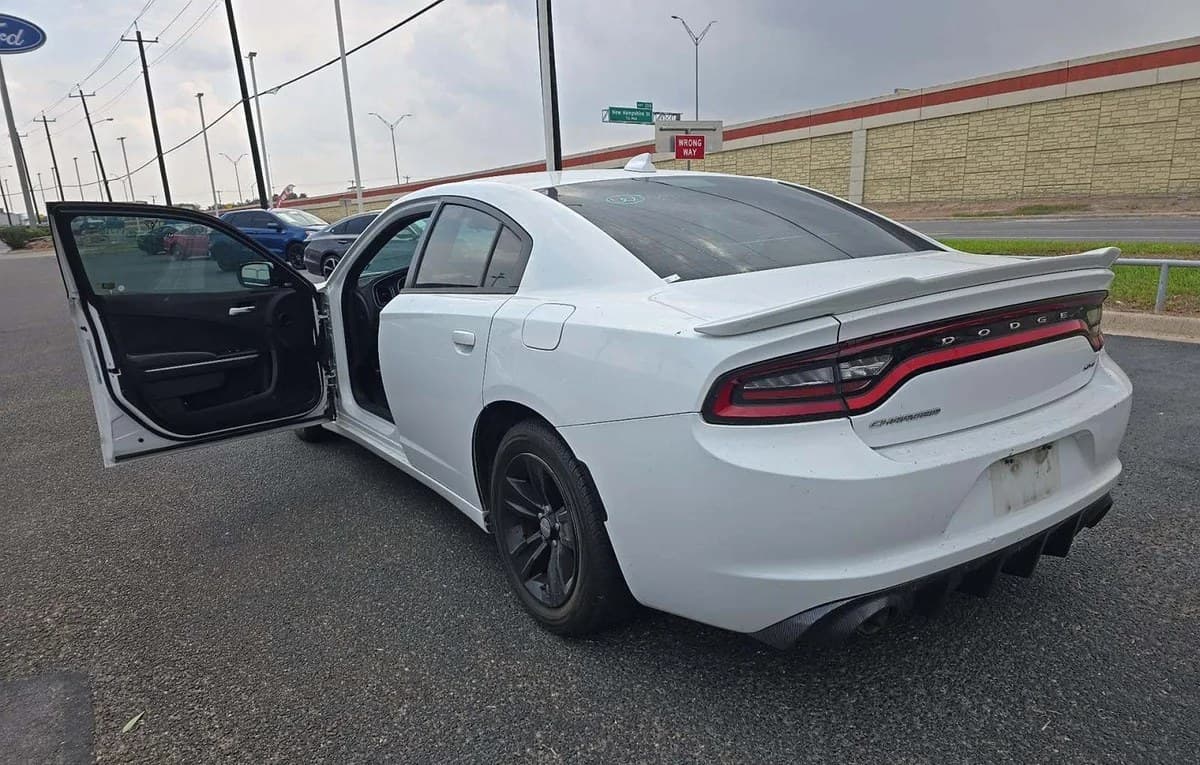 2017 DODGE CHARGER SXT 3