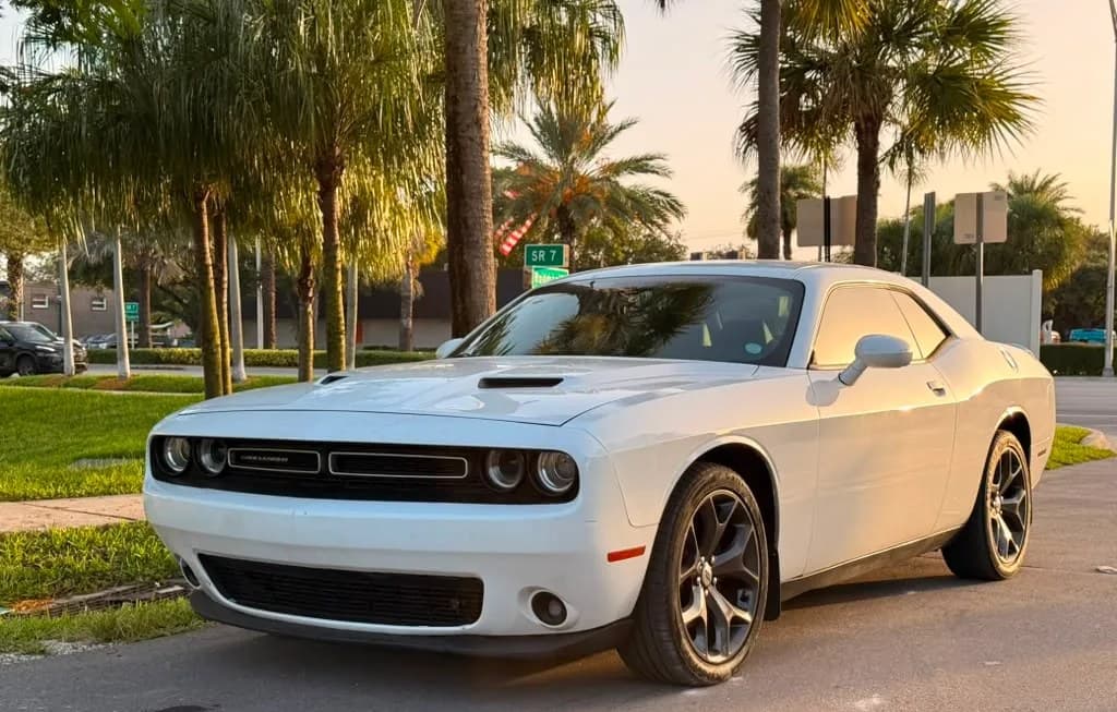 2019 DODGE CHALLENGER SXT 2