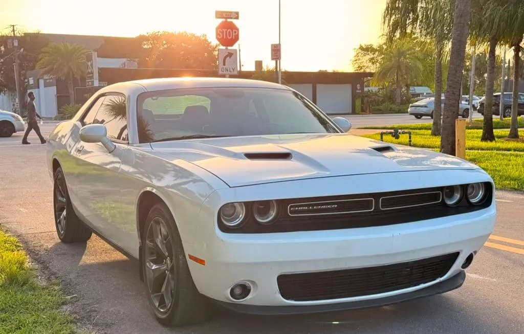 2019 DODGE CHALLENGER SXT 4