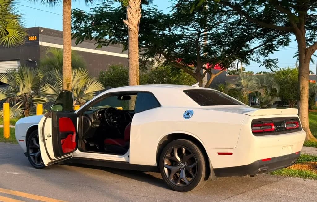 2019 DODGE CHALLENGER SXT 5