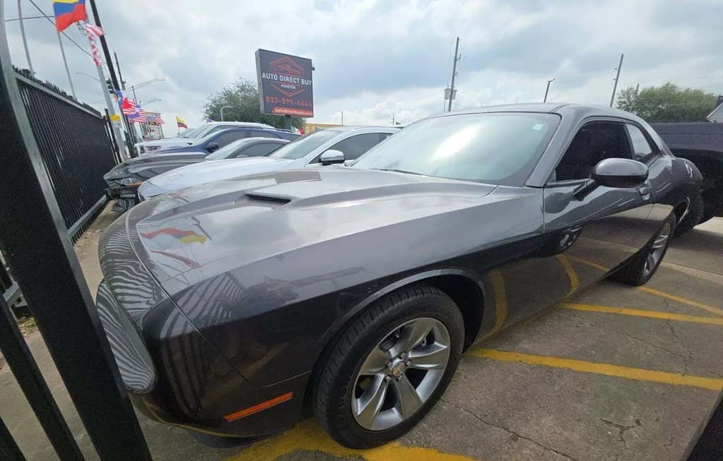 2019 DODGE CHALLENGER SXT 1