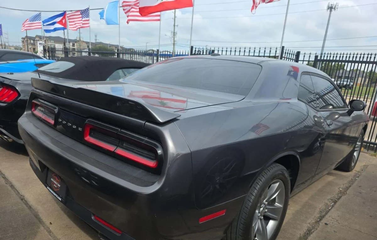 2019 DODGE CHALLENGER SXT 4
