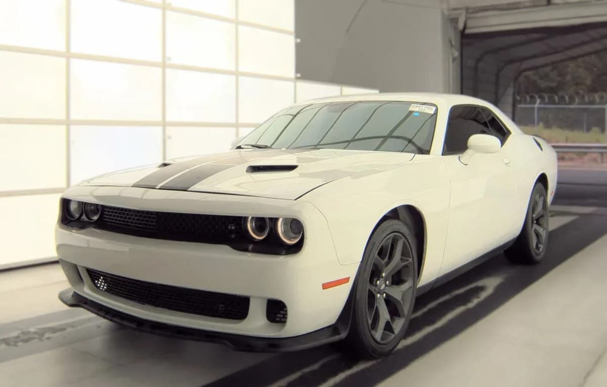 2020 DODGE CHALLENGER SXT 2