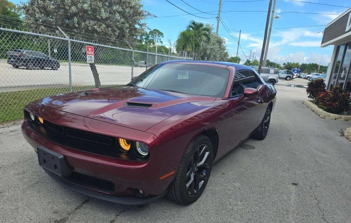 2022 DODGE CHALLENGER SXT 2