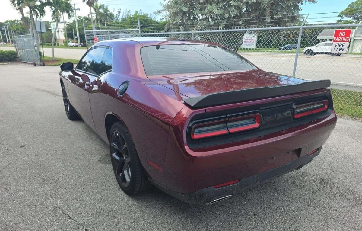 2022 DODGE CHALLENGER SXT 3