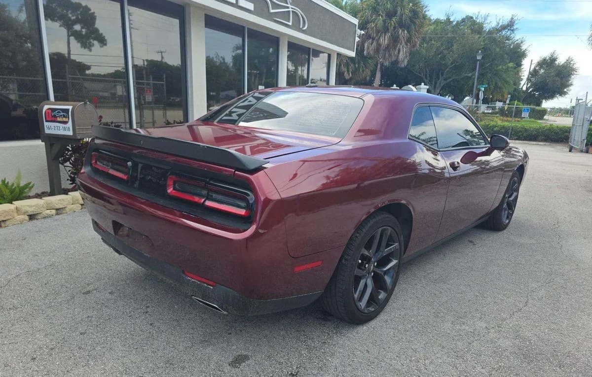 2022 DODGE CHALLENGER SXT 4