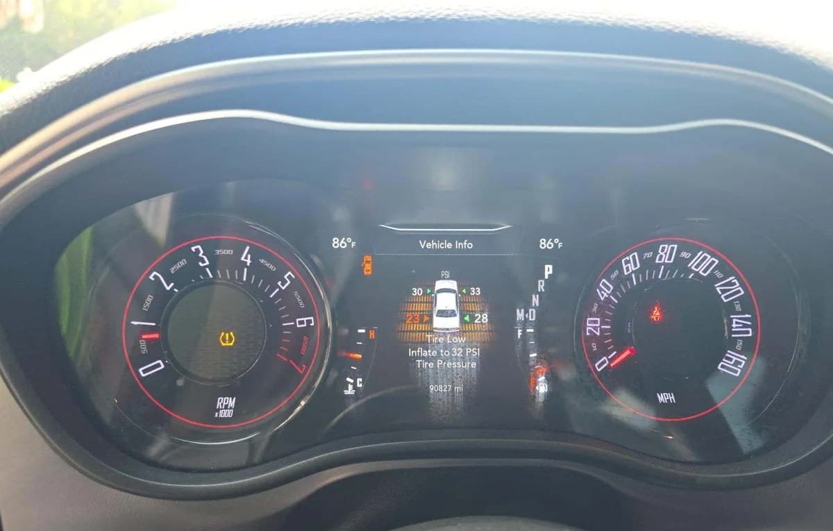 2022 DODGE CHALLENGER SXT 6