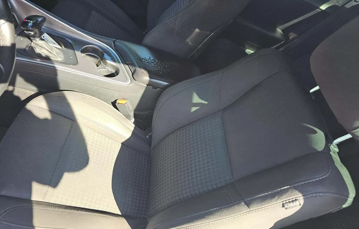 2019 DODGE CHALLENGER SXT 4
