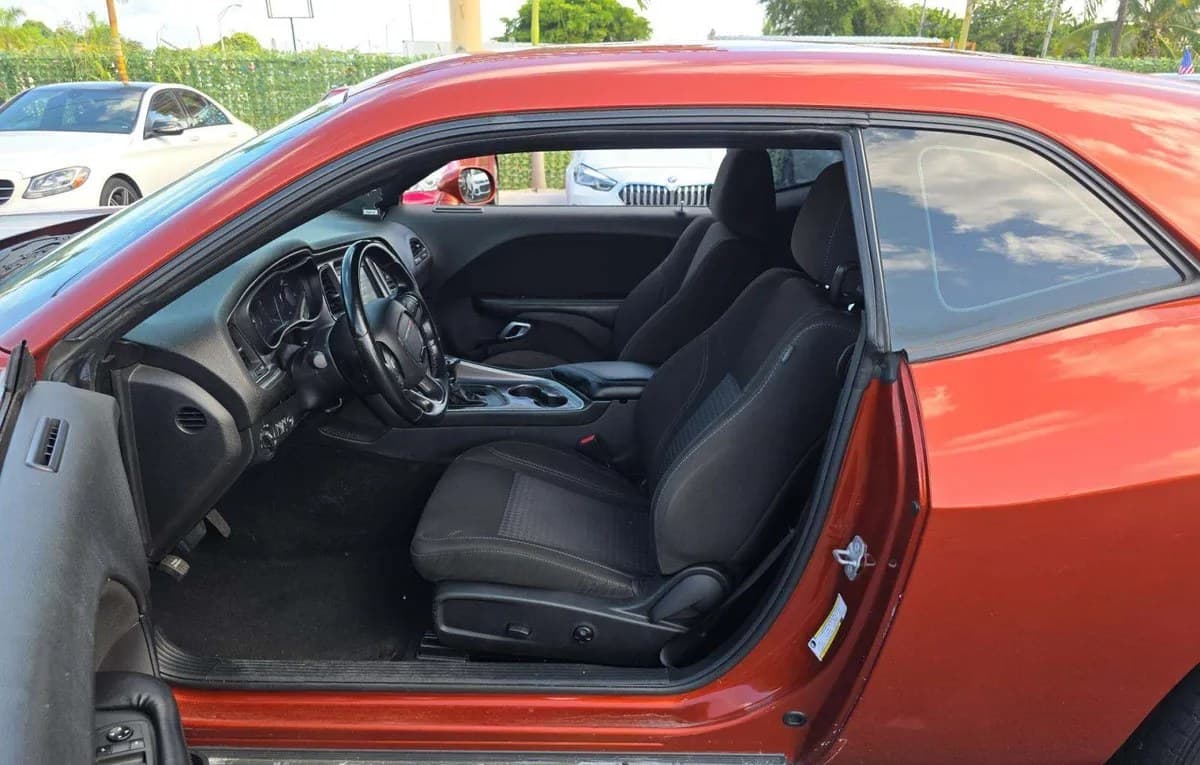 2021 DODGE CHALLENGER SXT 4