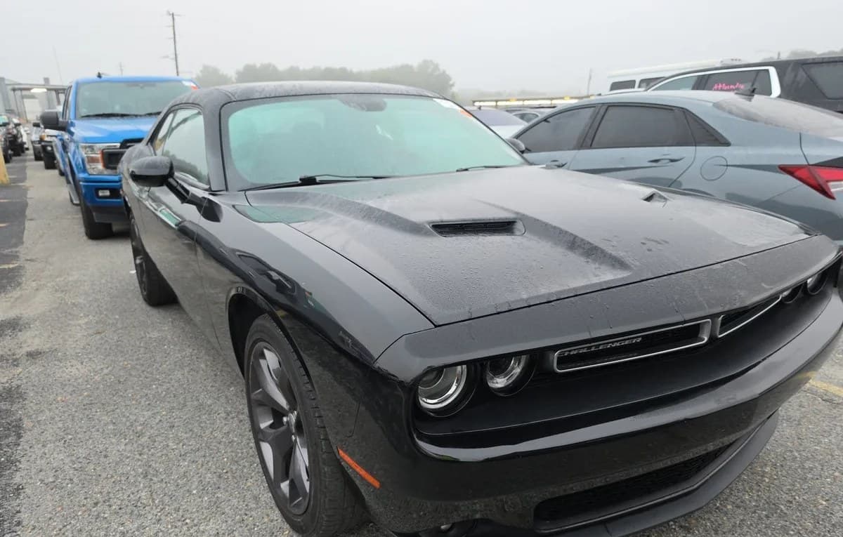 2019 DODGE CHALLENGER SXT 4