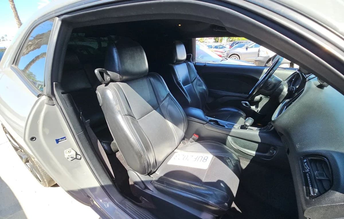 2017 DODGE CHALLENGER SXT Plus 5