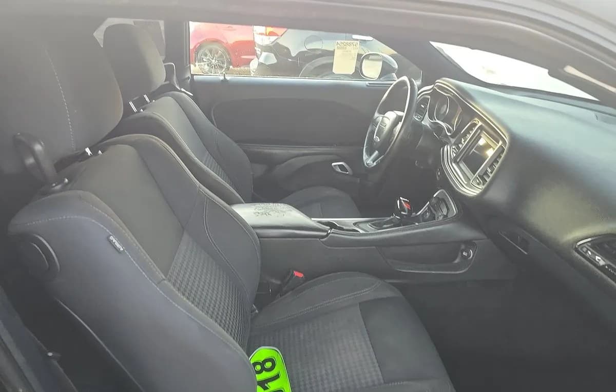 2018 DODGE CHALLENGER SXT 5