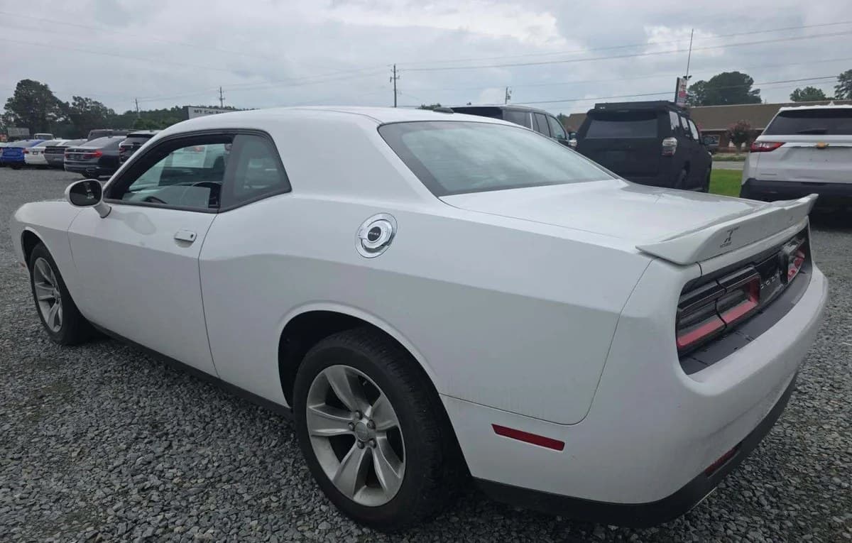 2021 DODGE CHALLENGER SXT 3