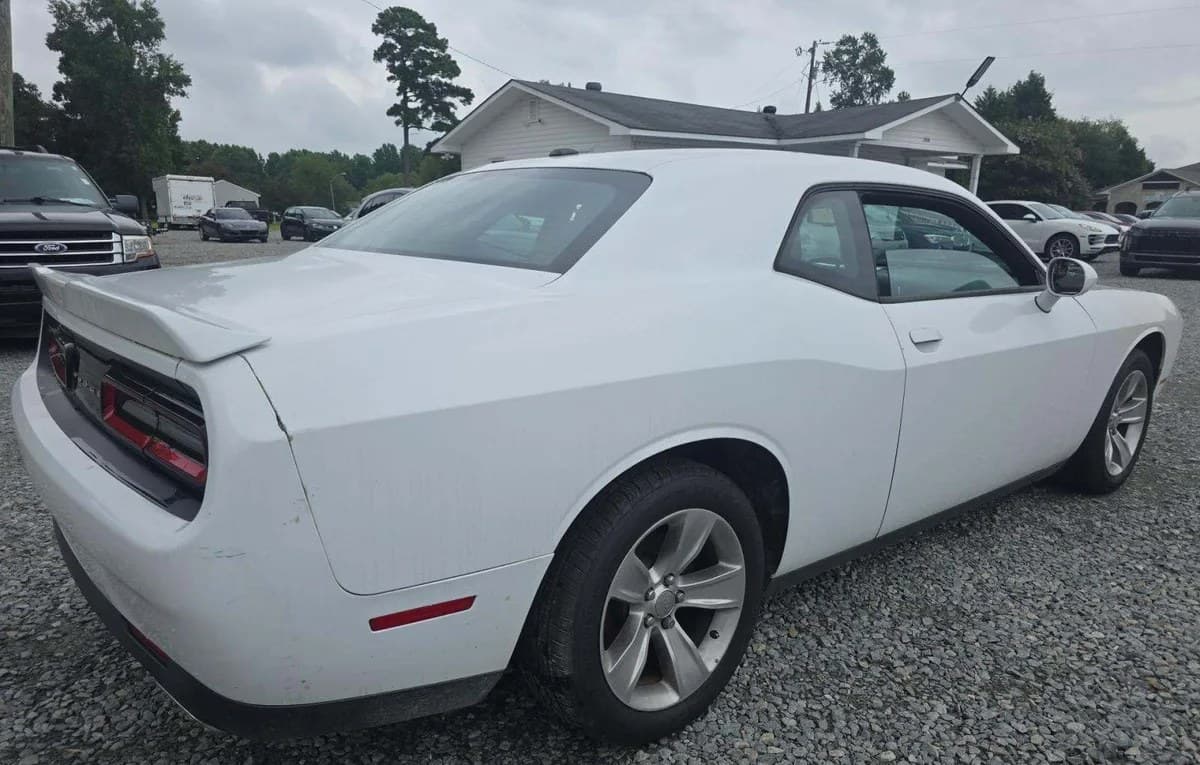 2021 DODGE CHALLENGER SXT 4