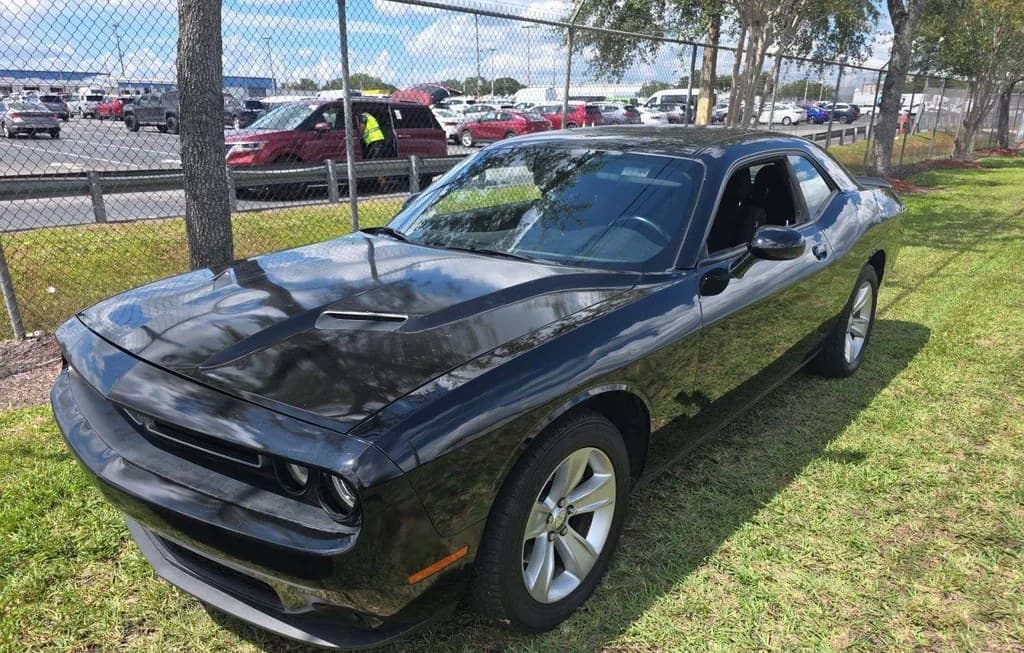 2023 DODGE CHALLENGER SXT 1
