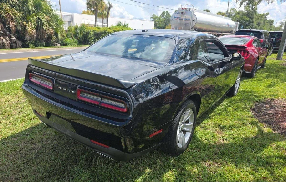 2023 DODGE CHALLENGER SXT 3