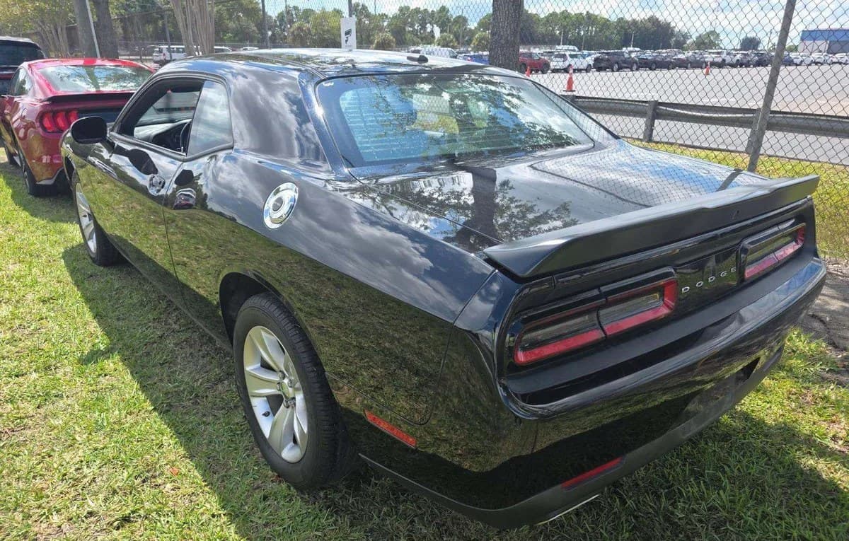 2023 DODGE CHALLENGER SXT 4