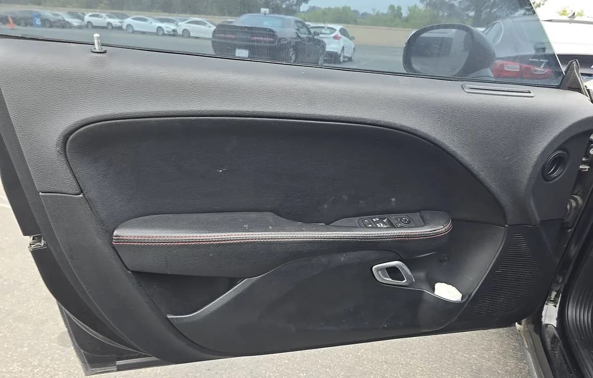2018 DODGE CHALLENGER SXT 6