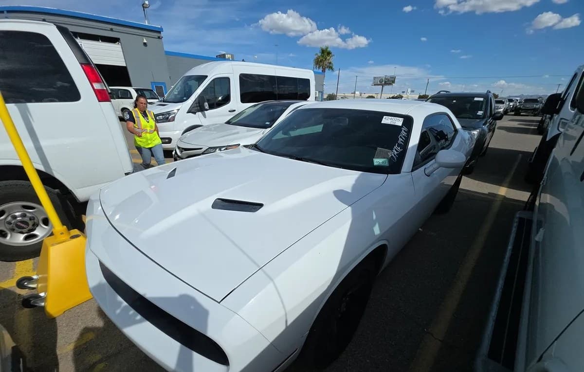 2019 DODGE CHALLENGER SXT 2