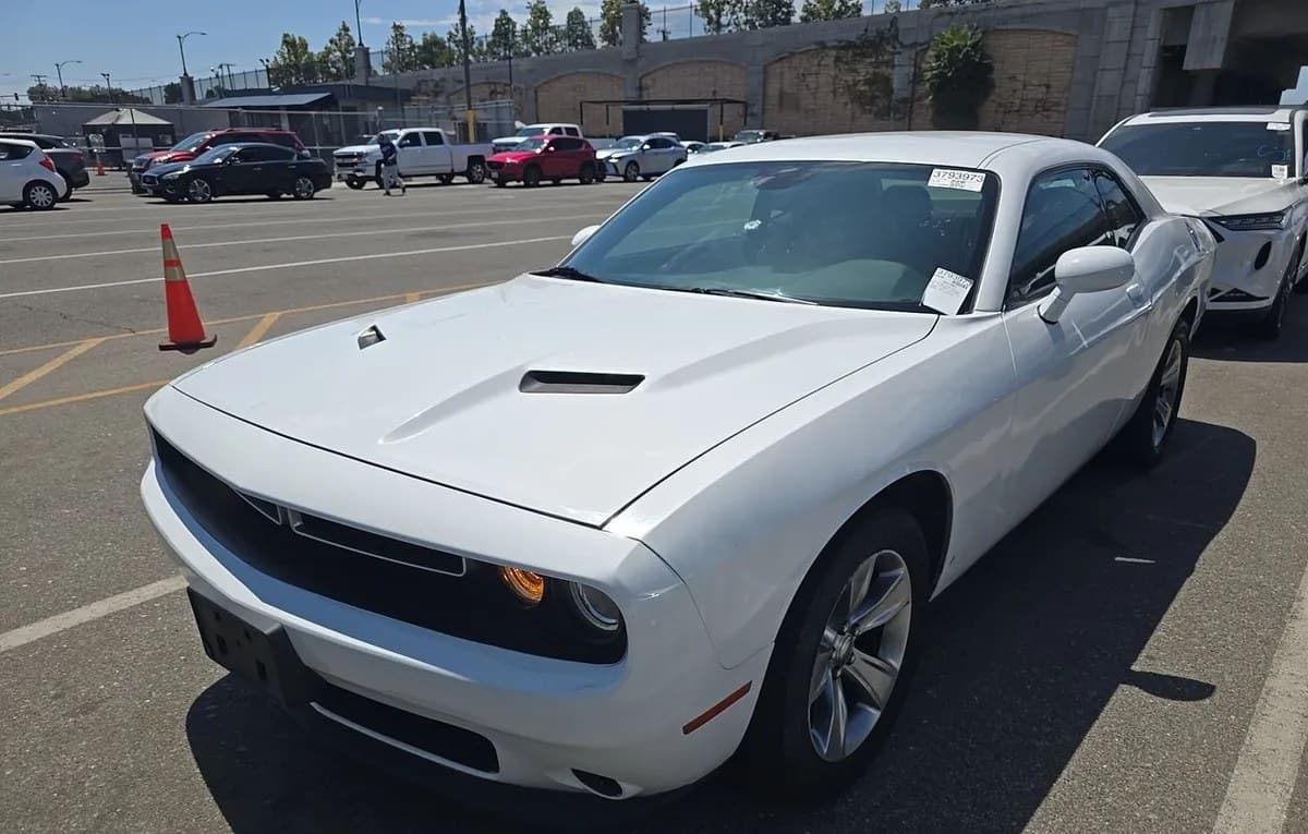2020 DODGE CHALLENGER SXT 2