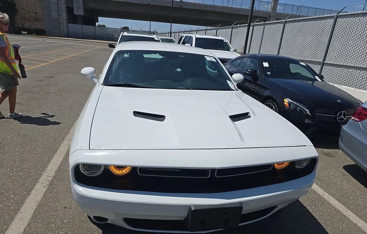 2020 DODGE CHALLENGER SXT 3