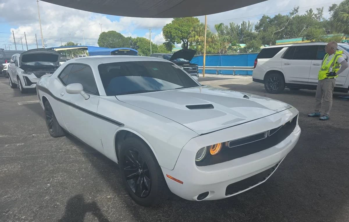 2019 DODGE CHALLENGER SXT 4