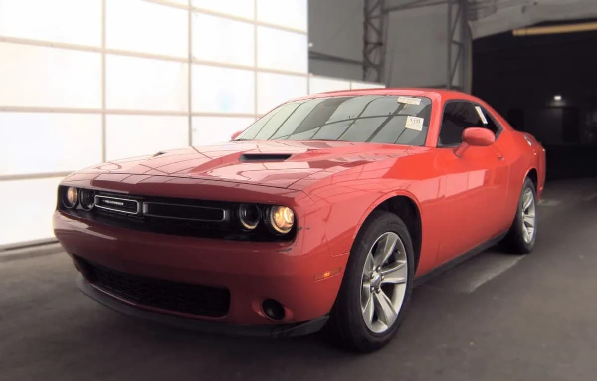2020 DODGE CHALLENGER SXT 2