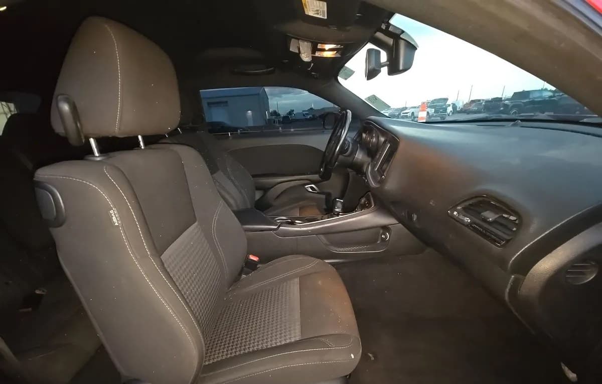 2020 DODGE CHALLENGER SXT 5