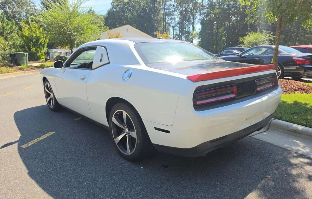 2017 DODGE CHALLENGER SXT 3