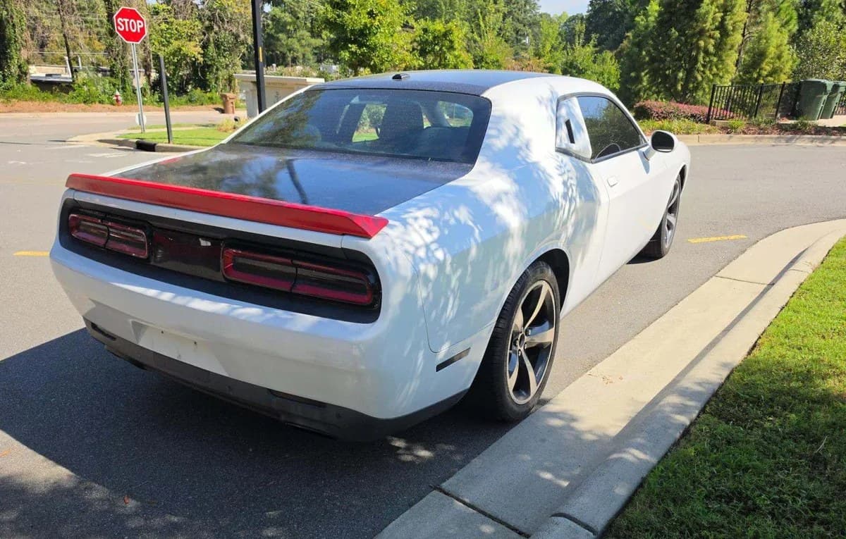 2017 DODGE CHALLENGER SXT 4