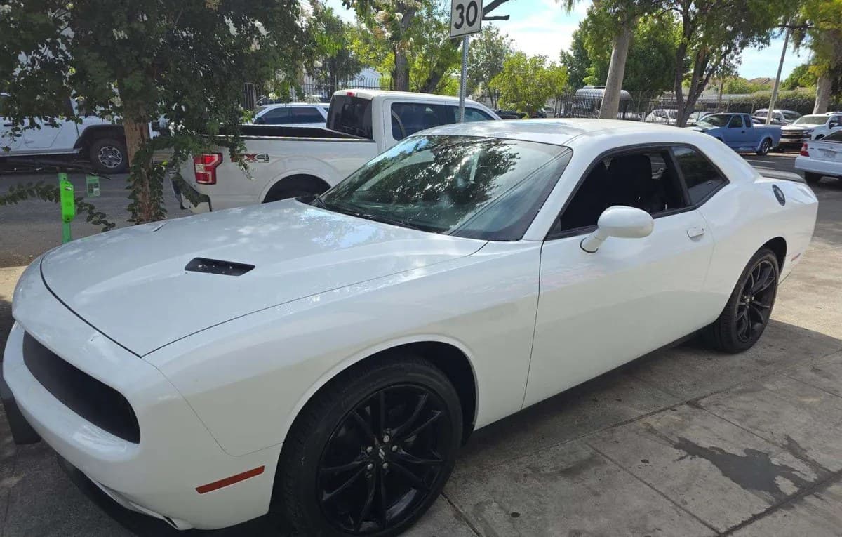 2018 DODGE CHALLENGER SXT 2
