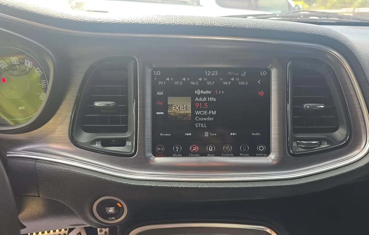 2018 DODGE CHALLENGER SXT Plus 5