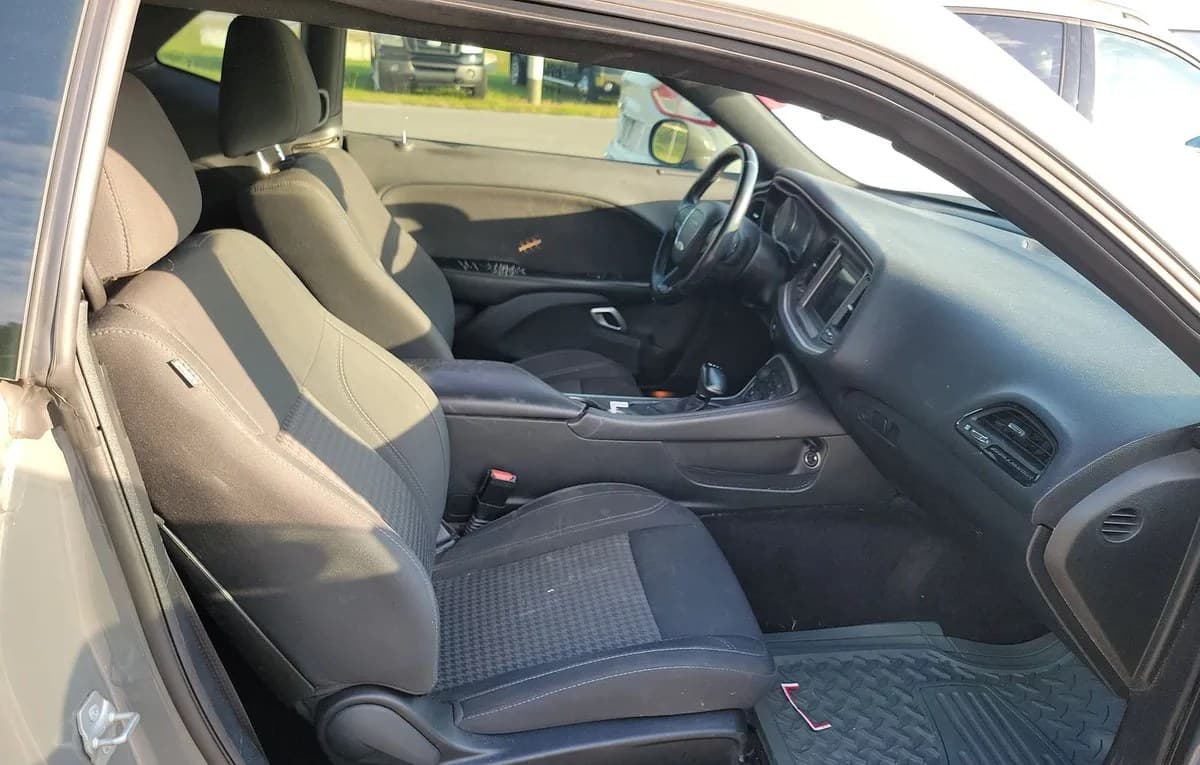 2019 DODGE CHALLENGER SXT 5