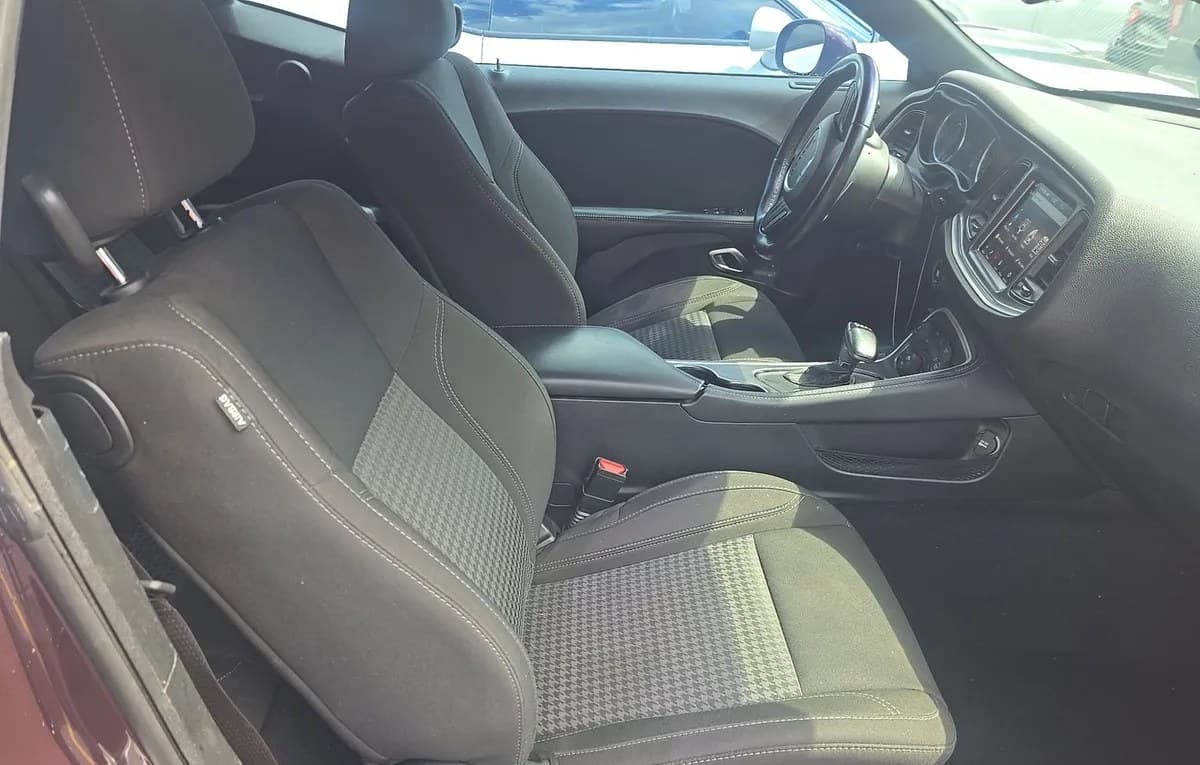 2020 DODGE CHALLENGER SXT 5