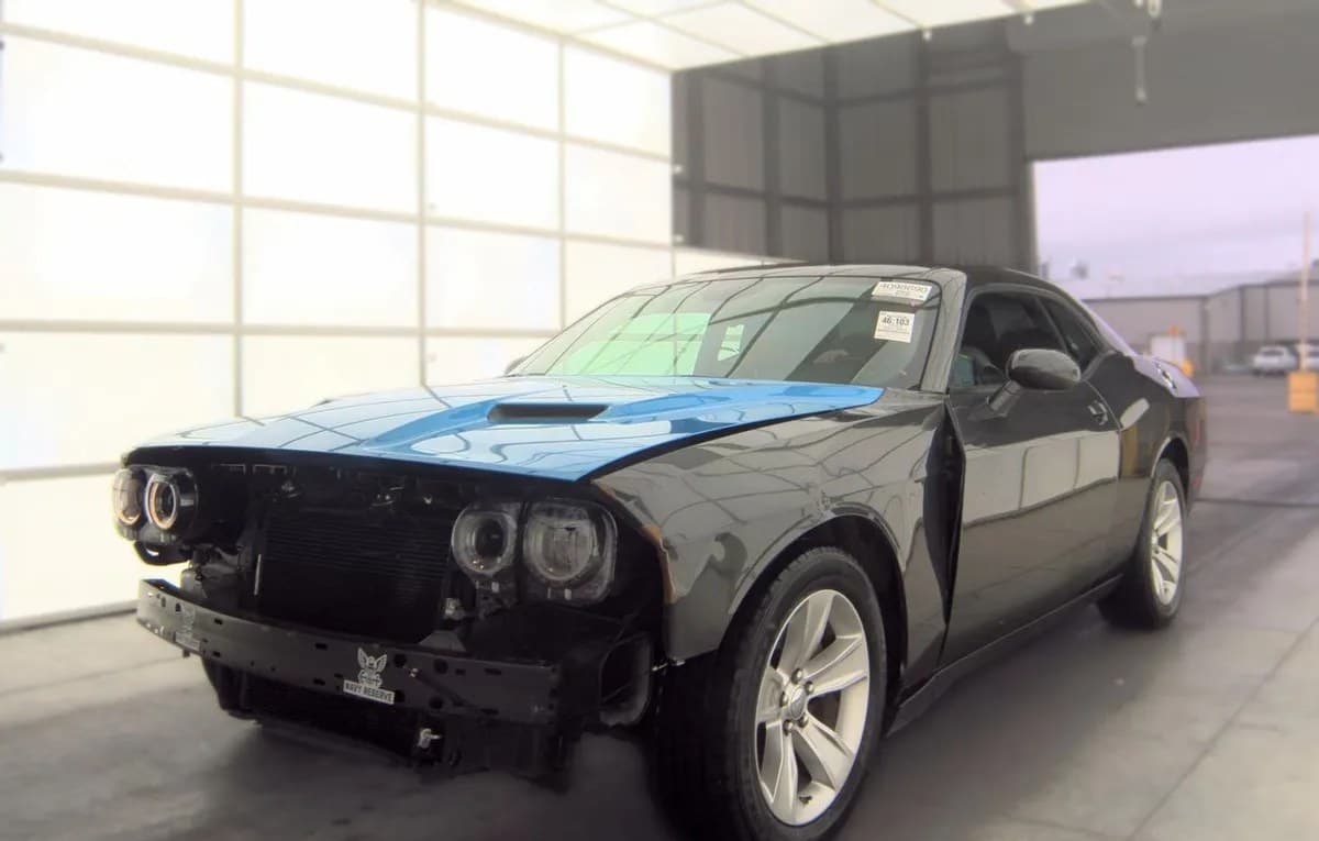 2023 DODGE CHALLENGER SXT 2