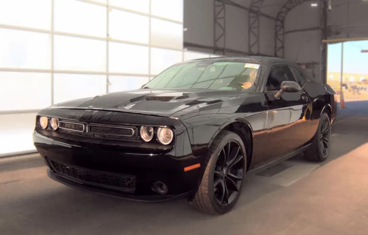 2017 DODGE CHALLENGER SXT PLUS 2