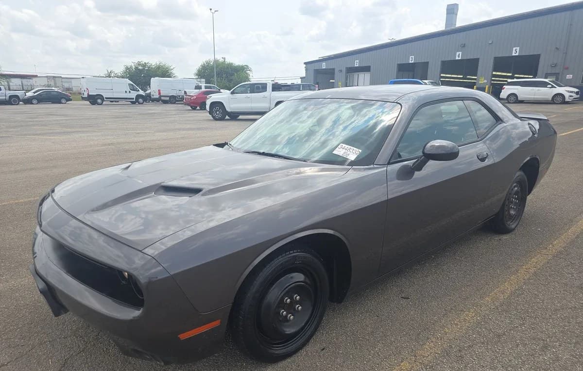 2023 DODGE CHALLENGER SXT 2