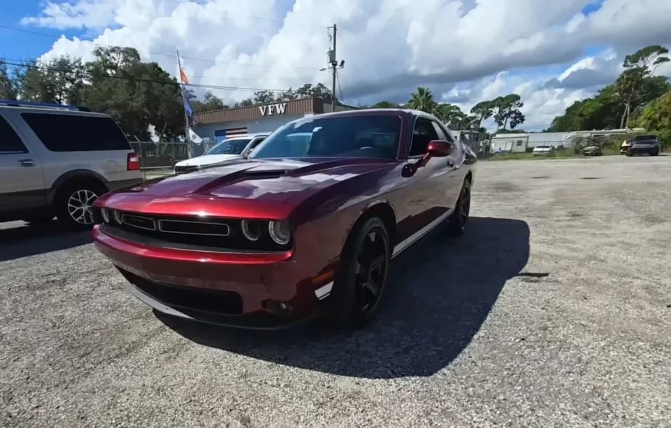 2017 DODGE CHALLENGER SXT 2
