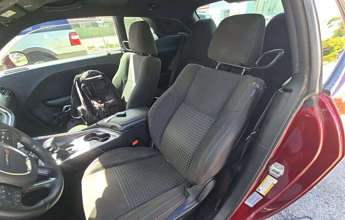 2017 DODGE CHALLENGER SXT 4