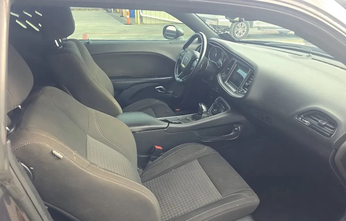 2020 DODGE CHALLENGER SXT 5