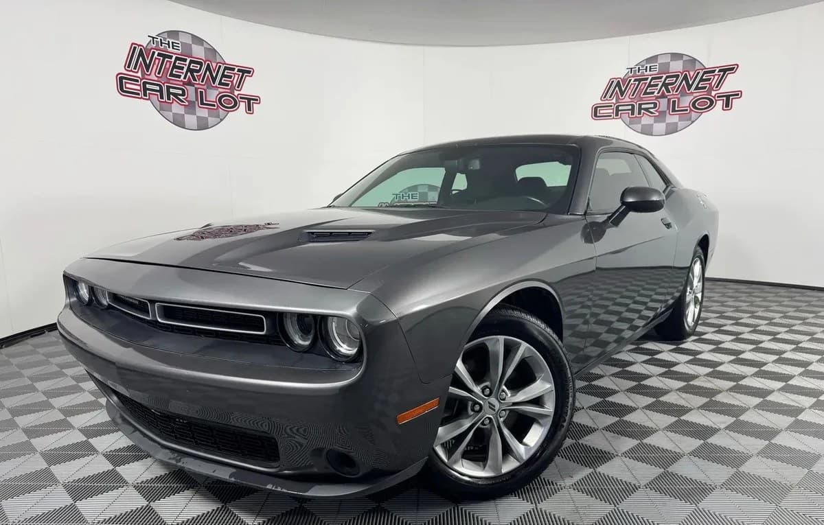 2021 DODGE CHALLENGER SXT 2